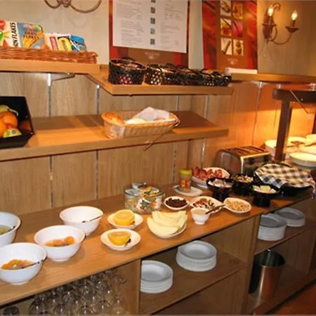 Lakehouse At The Waterhead Guest house 4*