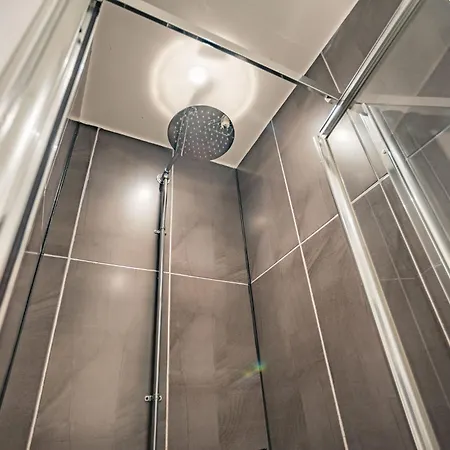 Townhouse 4*