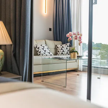 & - Stylish With Breathtaking Views - Longer, Save
