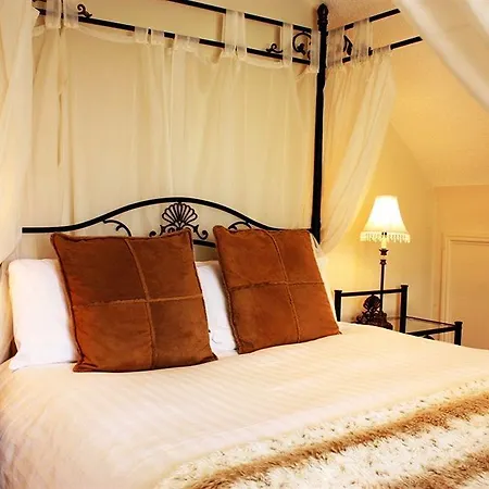 Lakehouse At The Waterhead 4*