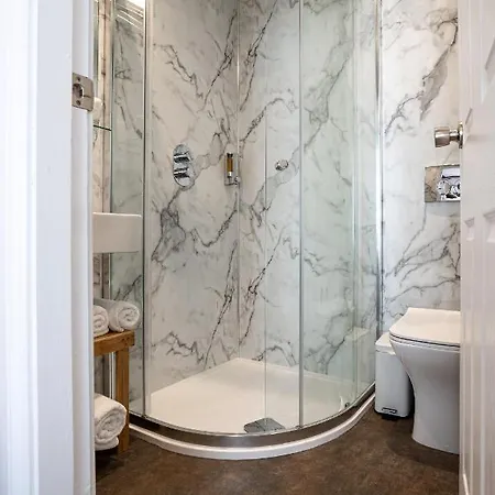 Guest house Norwood House 4*