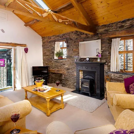 Bakestones - Location With Free Integral Private Parking *