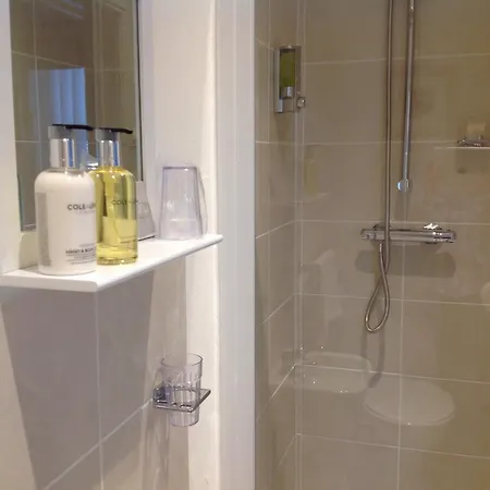 Guest house 3 Cambridge 4*
