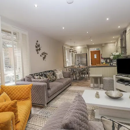 Holiday home Rossett Holme