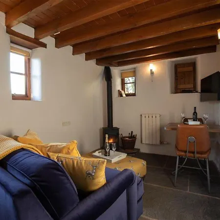 Holiday home Dovecot *
