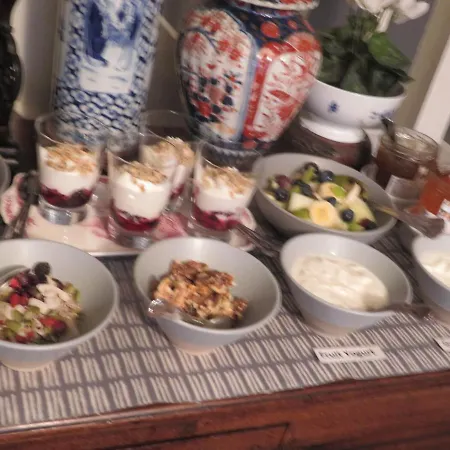 Bed & Breakfast Slack