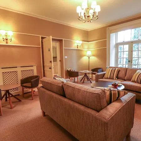 Hotel Briery Wood 4*