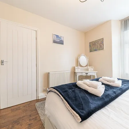 Enjoy Relaxing Family Breaks In With Parking Apartment