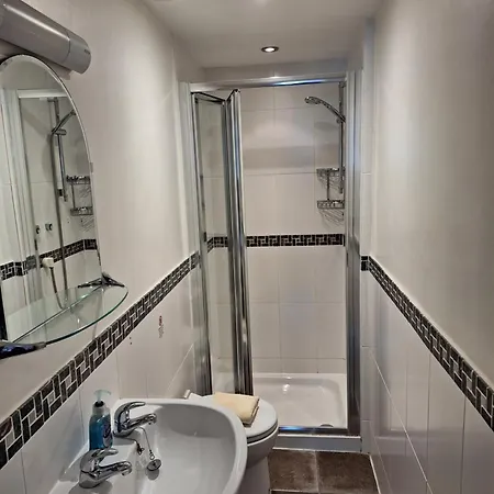Ferndale Guest house 3*