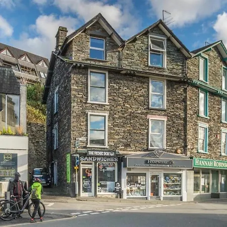 Location Close To Everything, Modern, Dog Friendly, Amazing Views! *