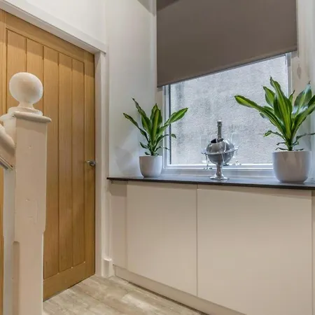 Location Close To Everything, Modern, Dog Friendly, Amazing Views! Ambleside