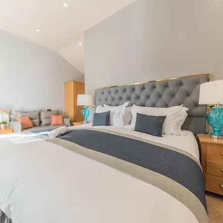 Hotel & - Stylish With Breathtaking Views - Longer, Save 4*