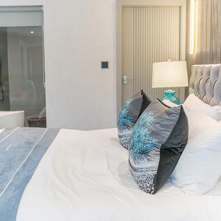 & - Stylish With Breathtaking Views - Longer, Save