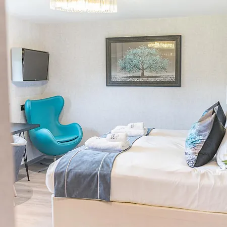 Hotel & - Stylish With Breathtaking Views - Longer, Save 4*