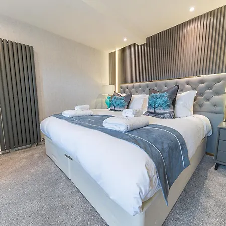 & - Stylish With Breathtaking Views - Longer, Save 4*
