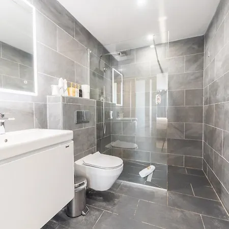 & - Stylish With Breathtaking Views - Longer, Save Hotel Ambleside