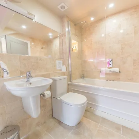 & - Stylish With Breathtaking Views - Longer, Save 4* Ambleside