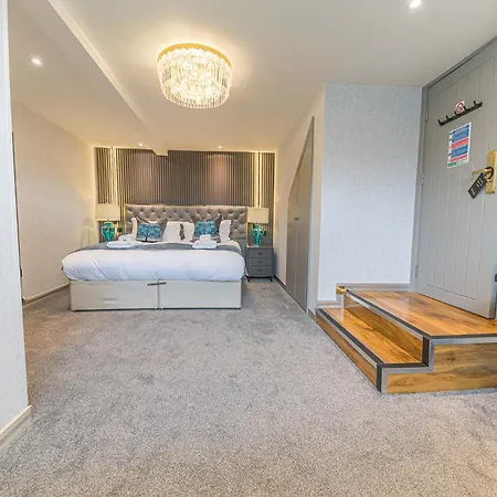 & - Stylish With Breathtaking Views - Longer, Save Hotel 4*