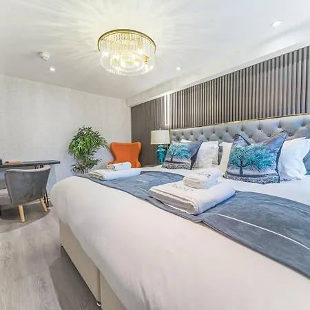 & - Stylish With Breathtaking Views - Longer, Save Ambleside