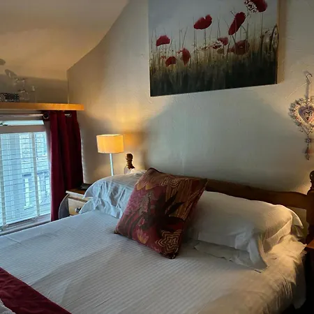 3 Cambridge Ambleside