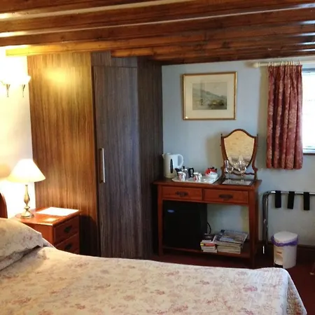 Ann Tysons House Guest house
