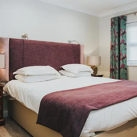 Briery Wood 4*