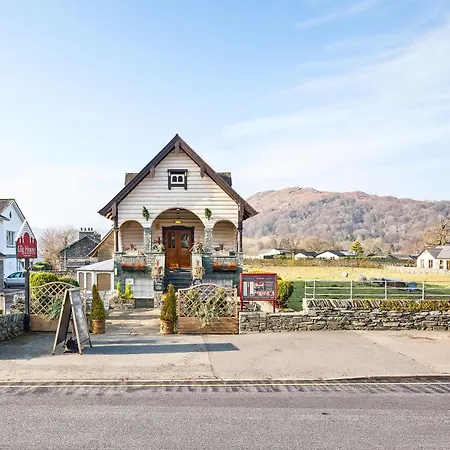 Acomodação com café da manhã  Log House 4*