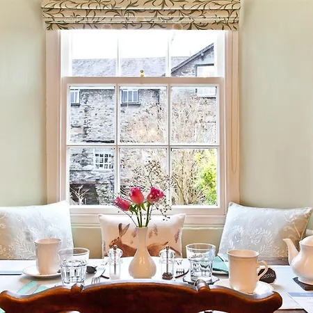 Waterwheel Bed & Breakfast 4*