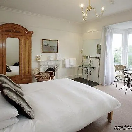 Lakes Hotel 3*