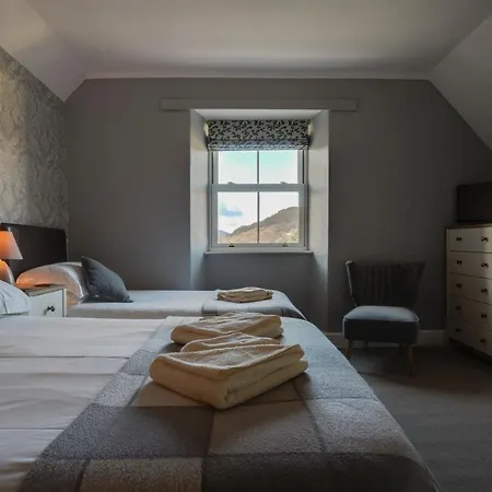 Guest house Lyndale 3*