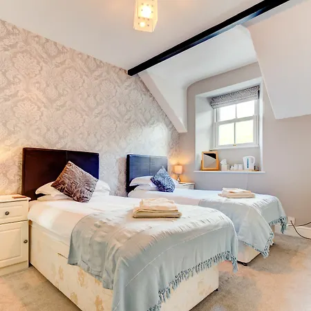 Guest house Lyndale 3*